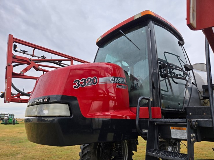 case-ih-patriot-3320-image-15