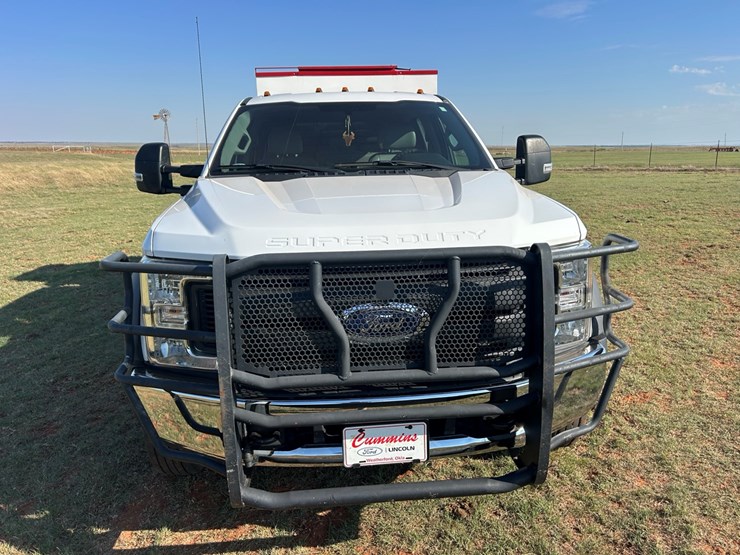 2017-ford-f550-image-14