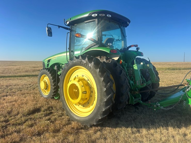2010-john-deere-8225r-image-30