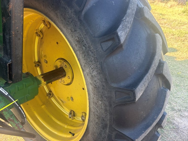john-deere-4240-image-7