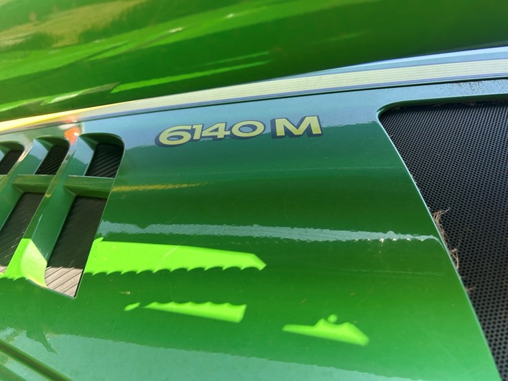 2014-john-deere-6140m-image-18