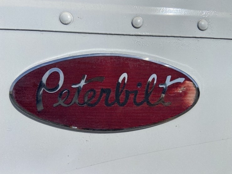 1984-peterbilt-359-image-9
