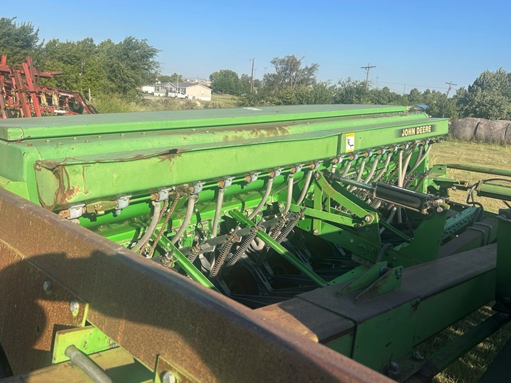 john-deere-450-image-16