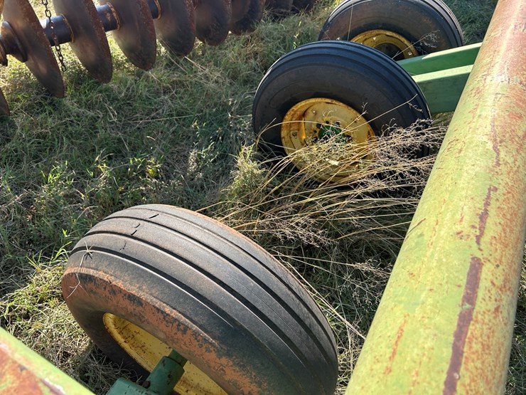 john-deere-340-image-7