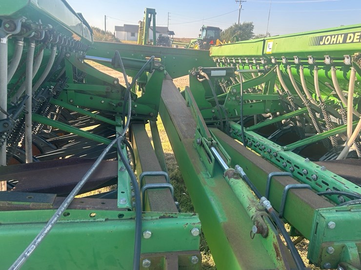john-deere-450-image-10