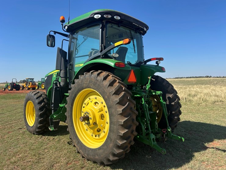 2014-john-deere-7210r-image-37