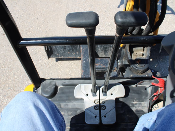 2022-jcb-35z-1-image-8