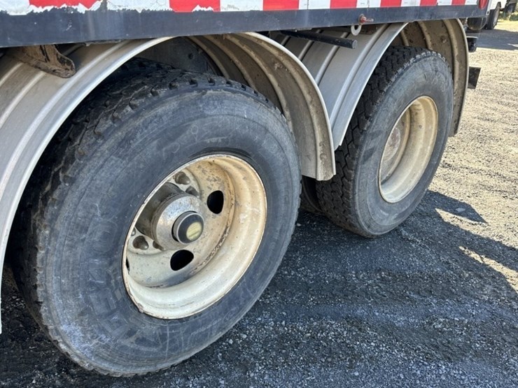 2004-sterling-9500-vactor-vacuum-truck-image-10