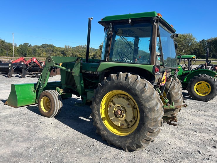 john-deere-2350-image-3