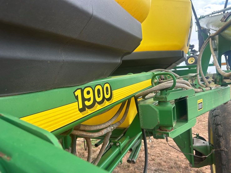john-deere-1900-image-12