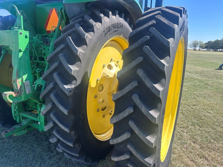 2012-john-deere-7215r-image-10