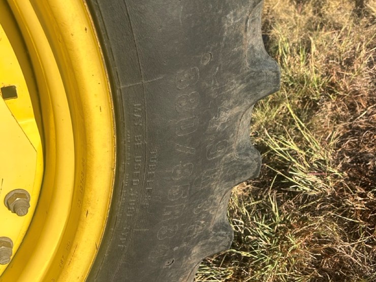2010-john-deere-8225r-image-19