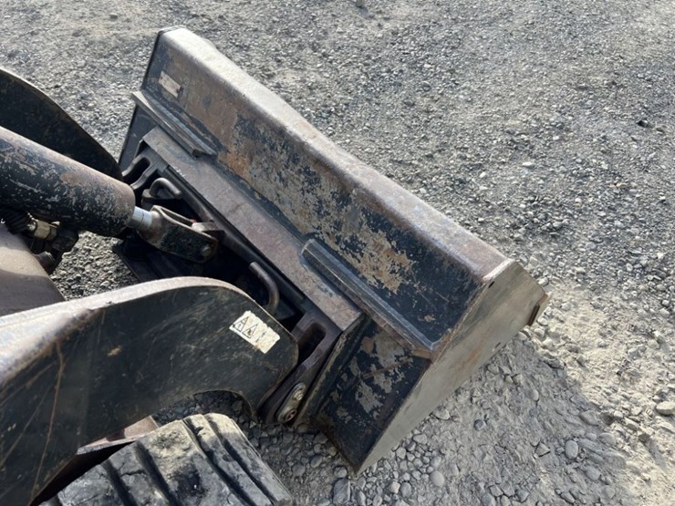 2018-toro-dingo-tx525-mini-compact-track-loader-image-10