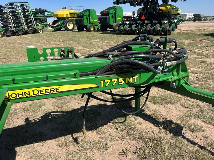2021-john-deere-1775nt-image-14