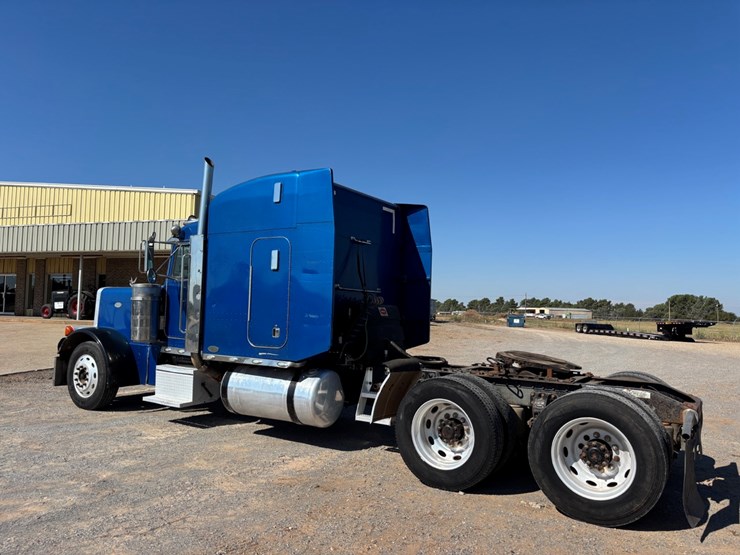 1998-peterbilt-379-image-3