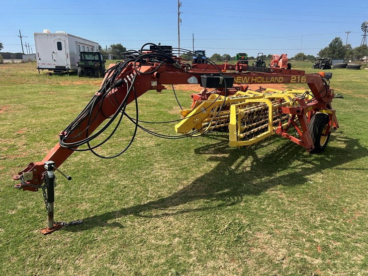 new-holland-216-image-13