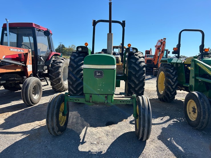 john-deere-2640-image-3