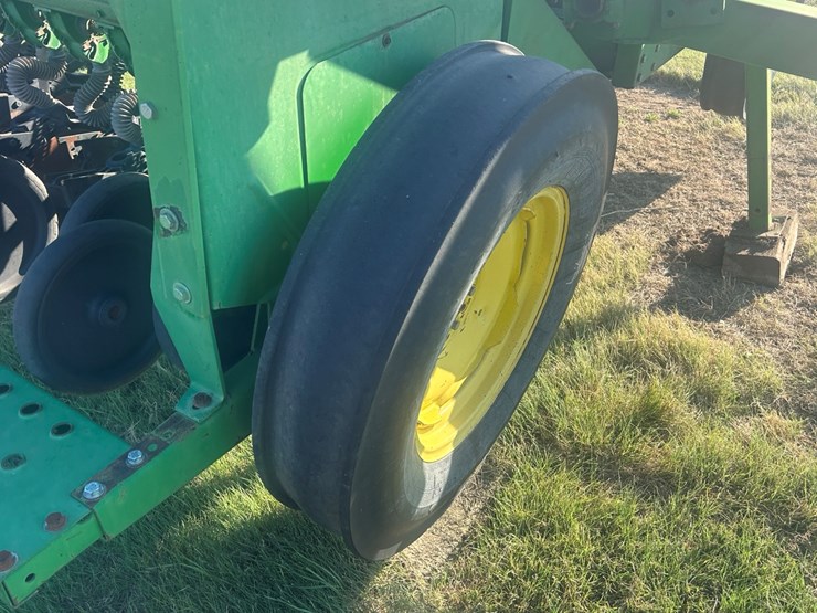 john-deere-450-image-4