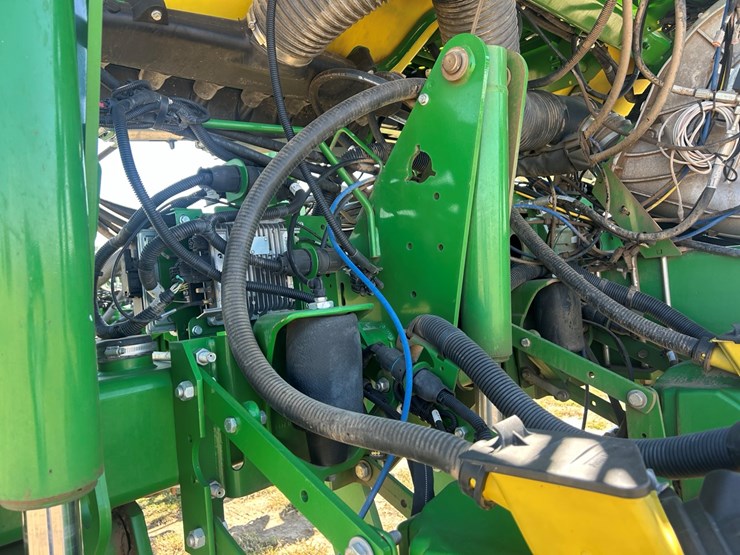 2021-john-deere-1775nt-image-7