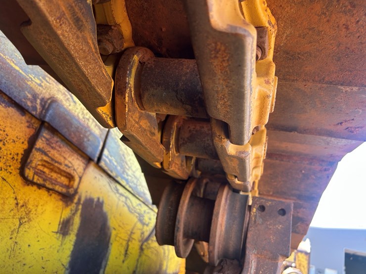 komatsu-d65ex-image-15