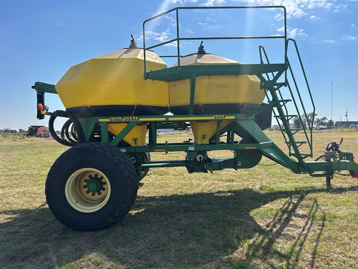 john-deere-1900-image-15
