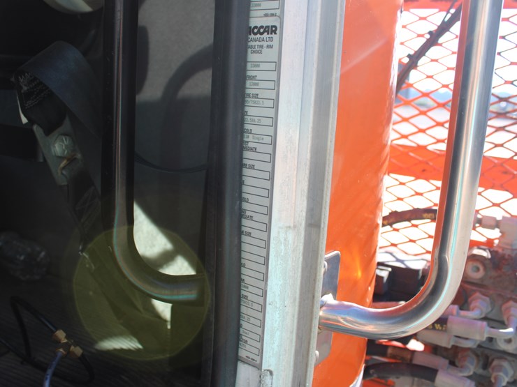 2018-peterbilt-337-image-11