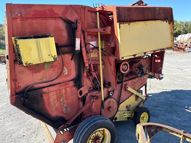 new-holland-848-image-5
