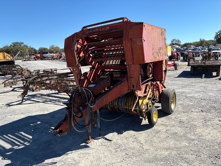new-holland-848-image-2