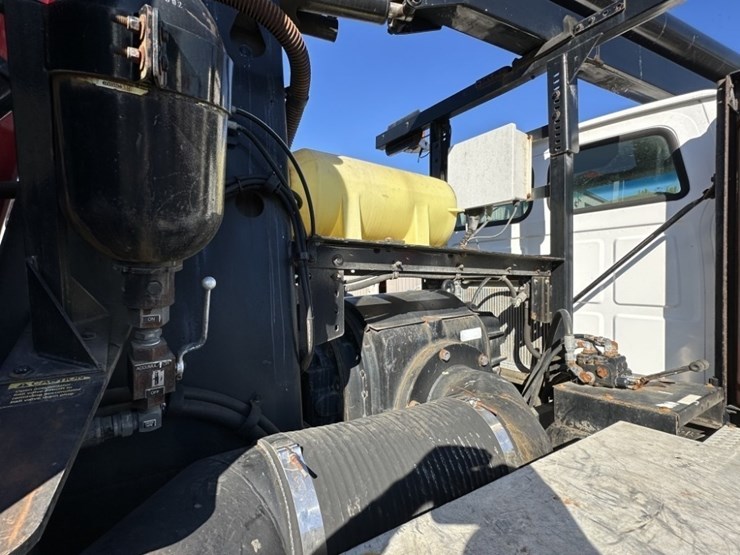 2004-sterling-9500-vactor-vacuum-truck-image-16