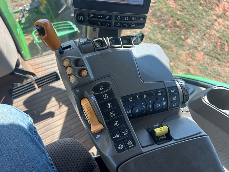 2014-john-deere-7210r-image-28