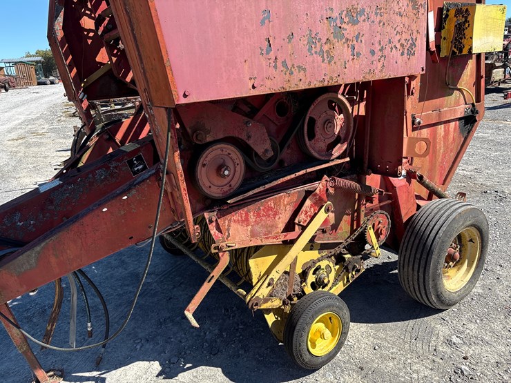 new-holland-848-image-7