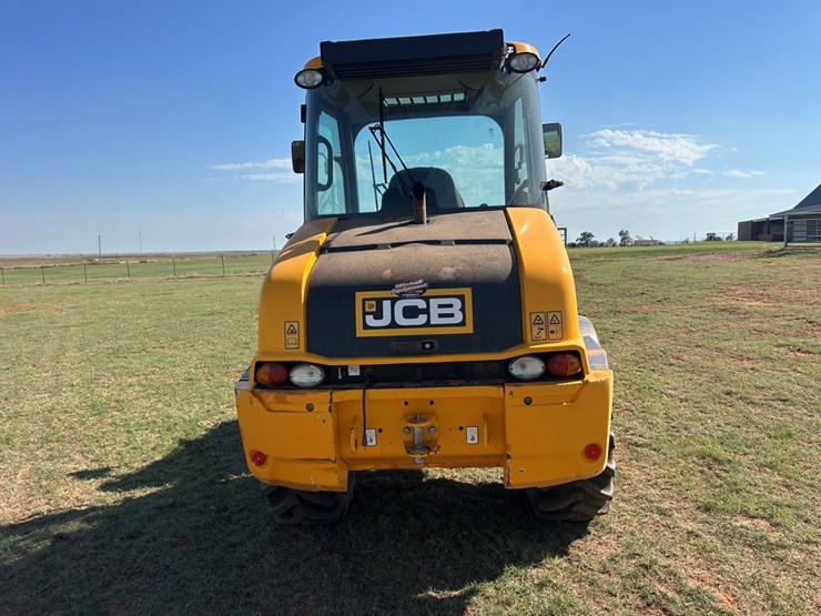 jcb-tm220-image-4