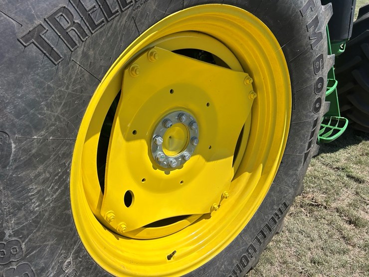 2024-john-deere-6135e-image-12