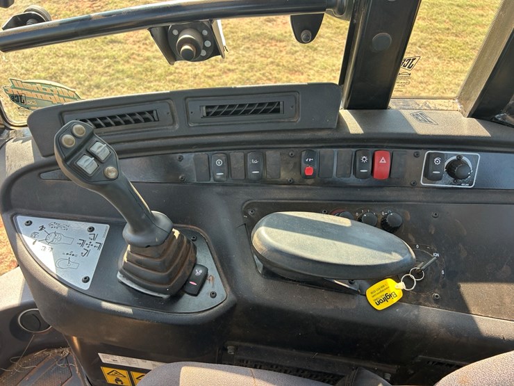 jcb-tm220-image-21