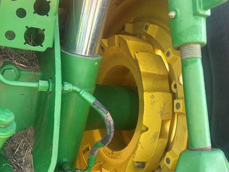 2010-john-deere-8225r-image-9