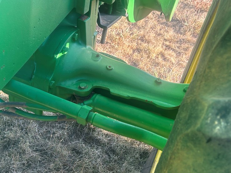 2010-john-deere-8225r-image-17