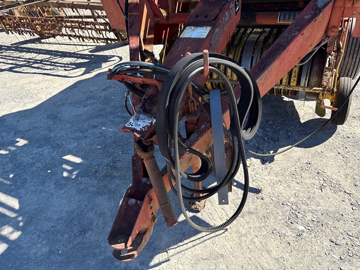 new-holland-848-image-6