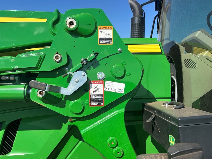 2014-john-deere-6140m-image-44