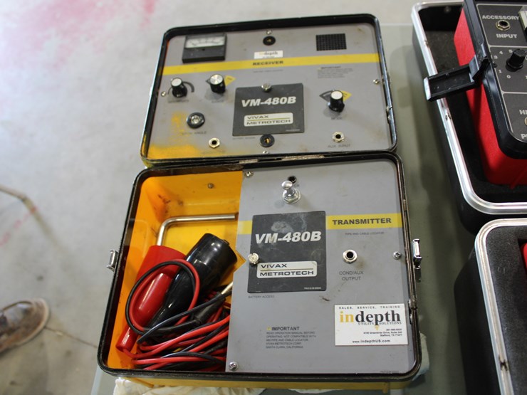#1056-•-(3)-pape-and-cable-locators-image-3