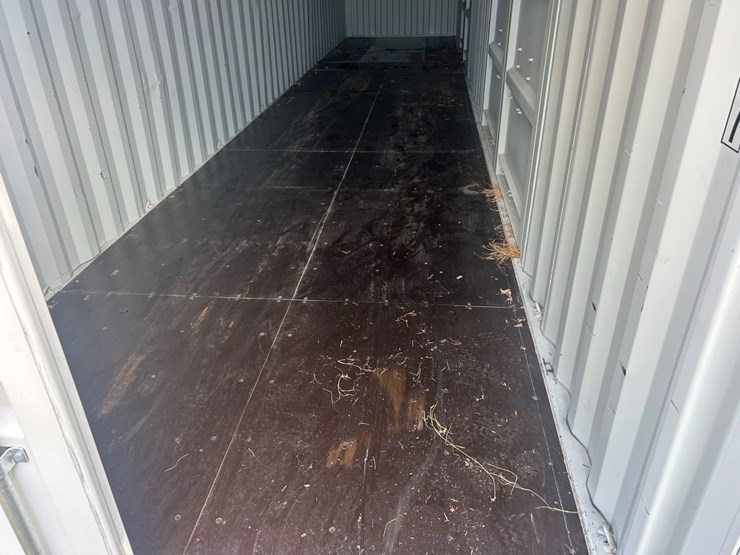 #40-•-2025-shipping-container-image-7