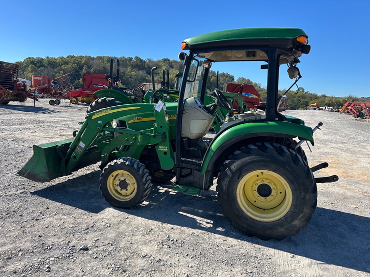 john-deere-3520-image-3