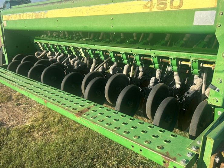 john-deere-450-image-13