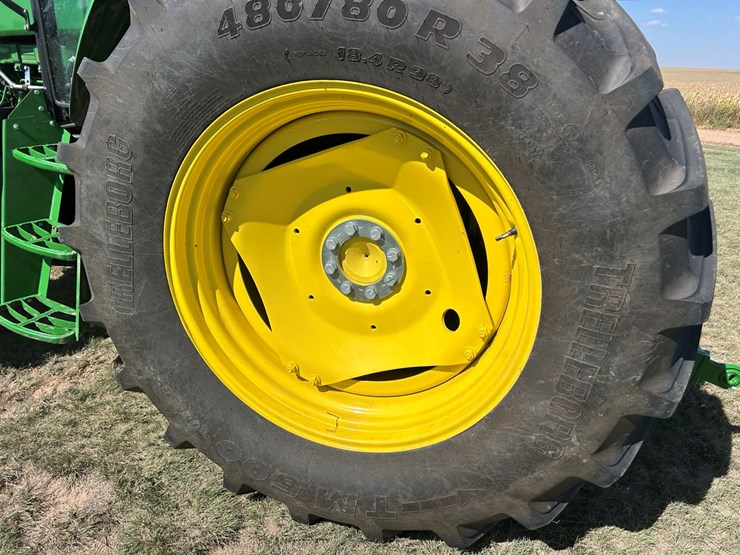 2024-john-deere-6135e-image-27