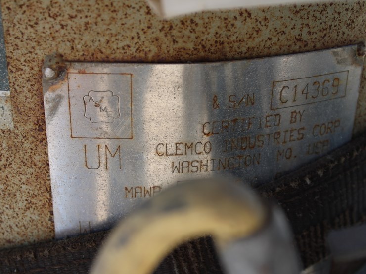 #1017-•-clemco-blasting-pot-image-4