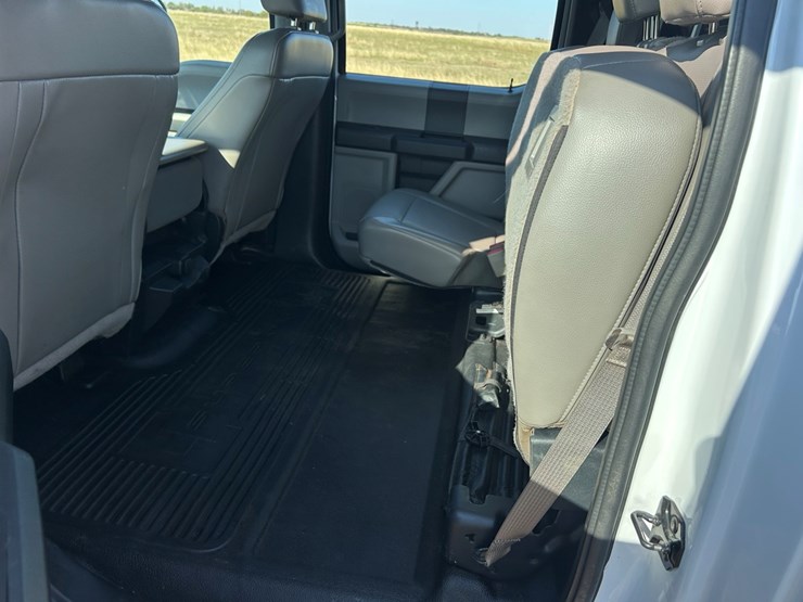 2017-ford-f550-image-19