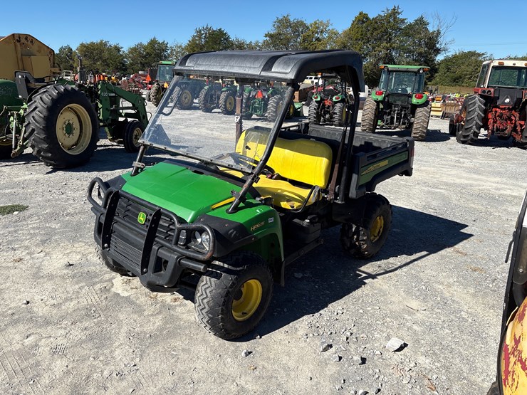 john-deere-gator-hpx-image-1