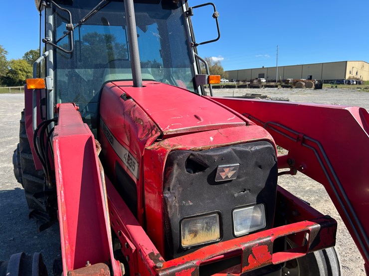 massey-ferguson-4235-image-11