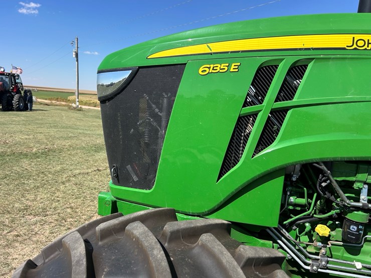 2024-john-deere-6135e-image-32