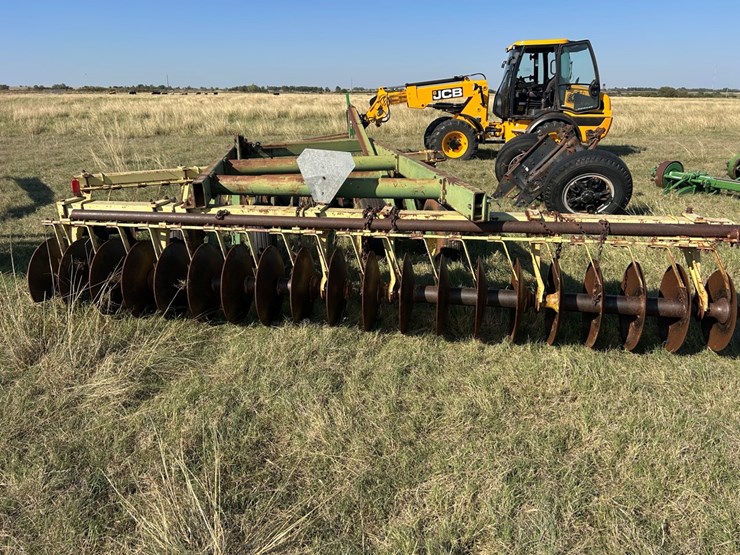 john-deere-340-image-9