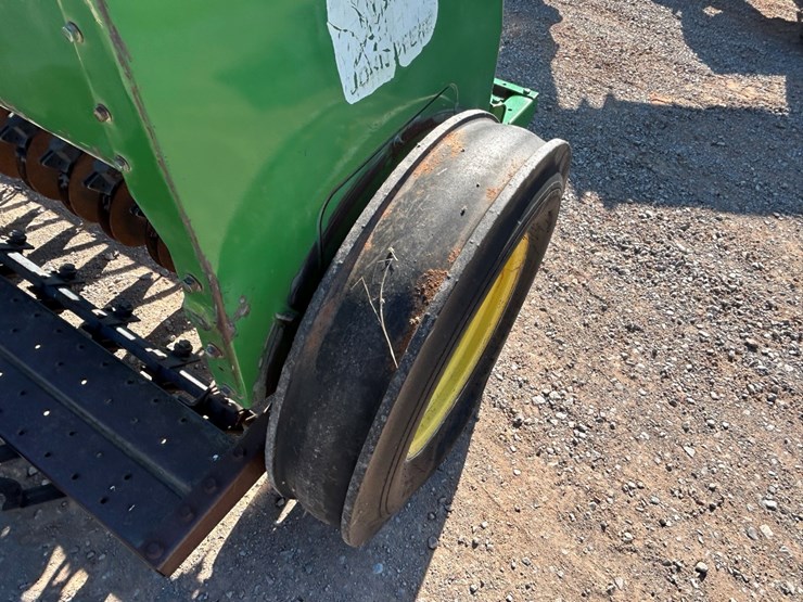 john-deere-8300-image-13
